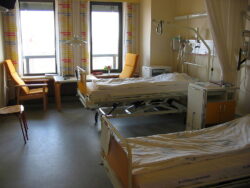 960px Hospital room ubt