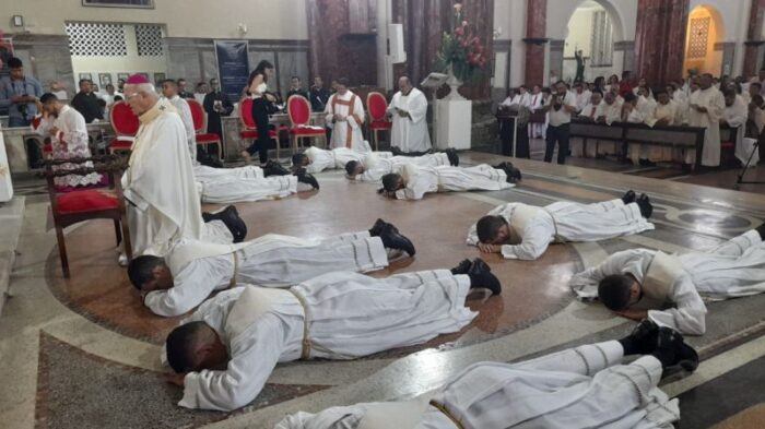 Dez novos sacerdotes sao ordenados na Arquidiocese de Olinda e Recife 1