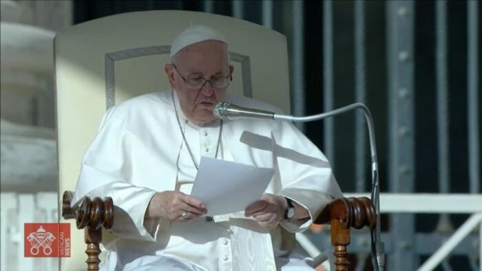 Olhar para a propria vida e indispensavel para o discernimento afirma o Papa