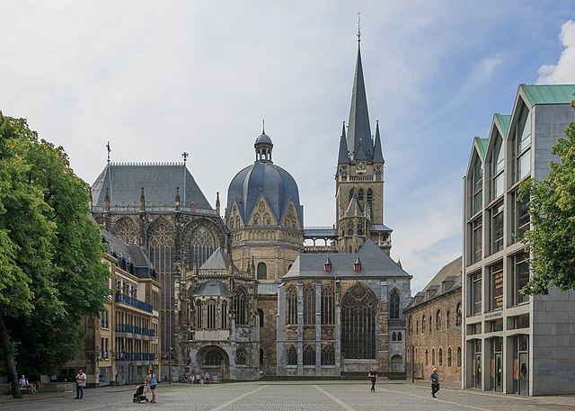 640px Aachen Germany Imperial Cathedral 01