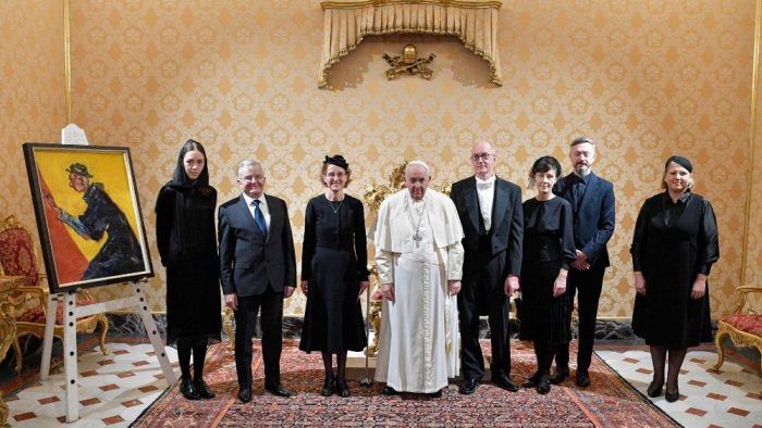 Papa recebe em audiencia a nova embaixadora da Lituania junto a Santa Se 1