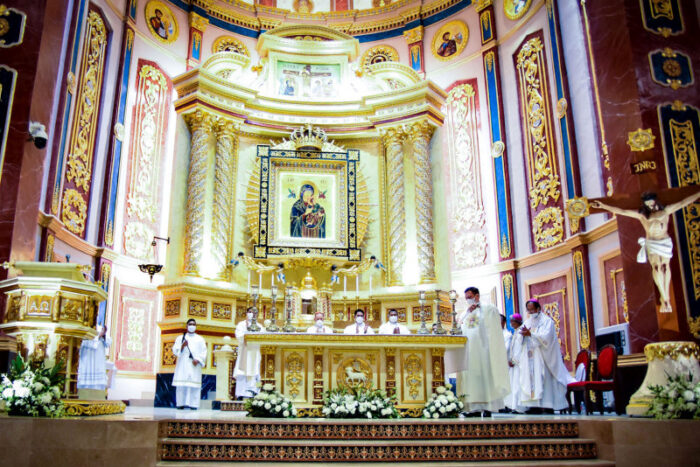 Paroquia de Manila celebra dedicacao de nova igreja