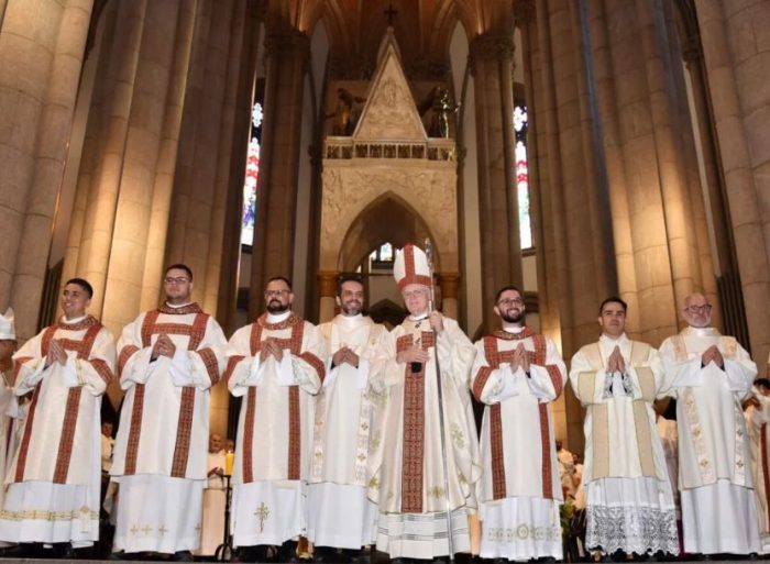 Cardeal Odilo ordena sete novos diaconos para a Arquidiocese de Sao Paulo 1