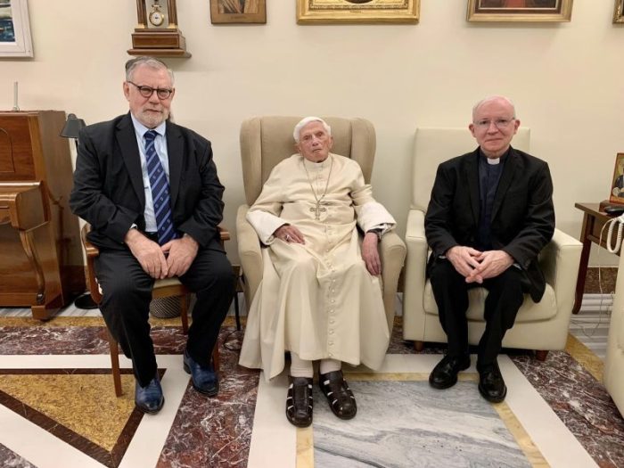 Vencedores do Premio Ratzinger se encontram com o Papa Emerito Bento XVI 2