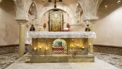 Altar com as relíquias de São Nicolau em Bari