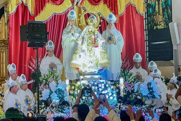 Imagem de Nossa Senhora da Misericordia recebe a Coroacao Pontificia nas Filipinas