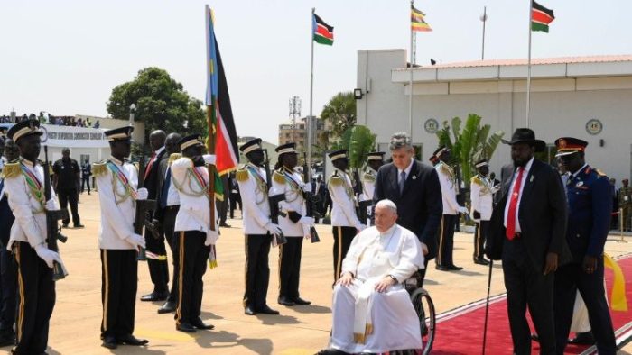 Papa Francisco conclui sua viagem apostolica ao continente africano 1