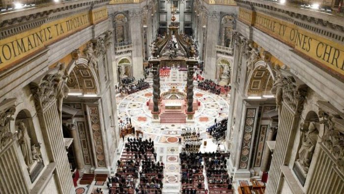 Fieis que desejarem rezar ou participar da liturgia terao entrada exclusiva no Vaticano