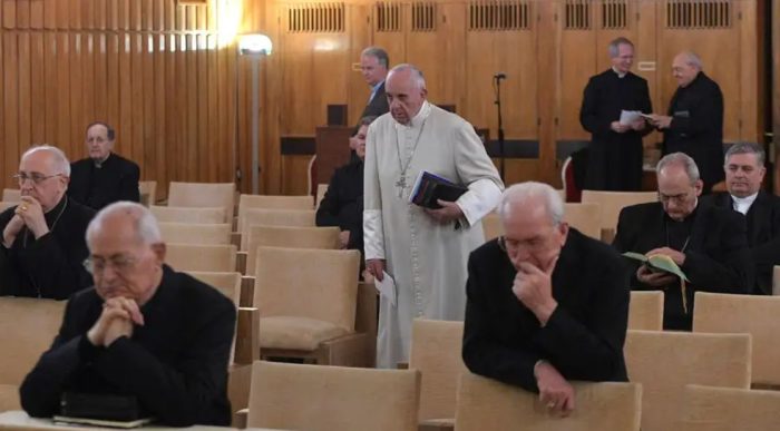 Papa Francisco e da Curia Romana concluem Exercicios Espirituais de Quaresma