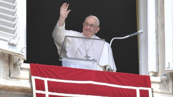 Papa Francisco propoe reler a vida pessoal junto com Jesus