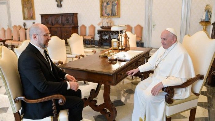 Papa Francisco recebe primeiro ministro da Ucrania 1