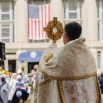 Procissao Eucaristica reune centenas de Catolicos em Washington 2