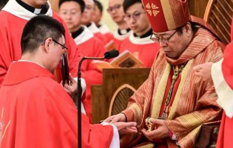 Seis novos sacerdotes catolicos sao ordenados na China