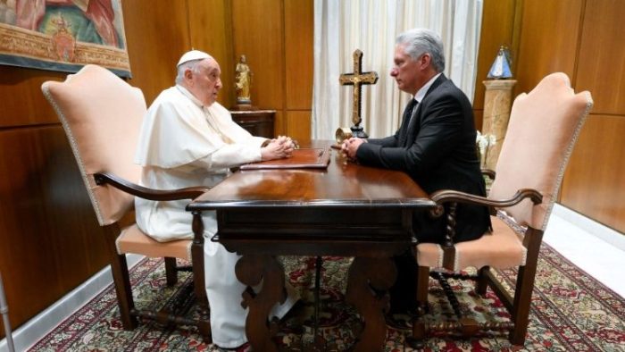 Papa Francisco recebe presidente de Cuba em audiencia 2