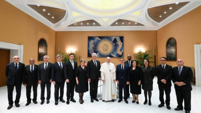 Papa Francisco recebe presidente de Cuba em audiencia 4
