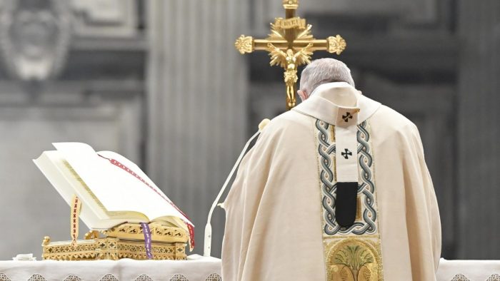 Vaticano divulga celebracoes presididas pelo Papa em julho e agosto