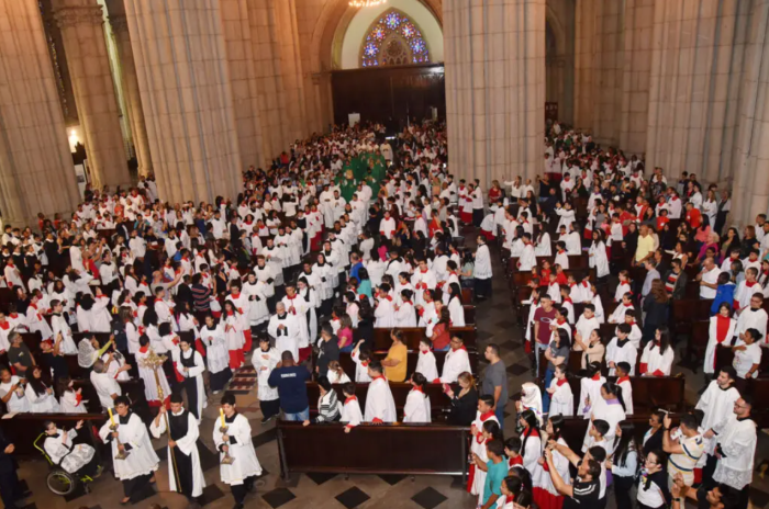 Centenas de coroinhas participam de encontro anual na Catedral da Se 2