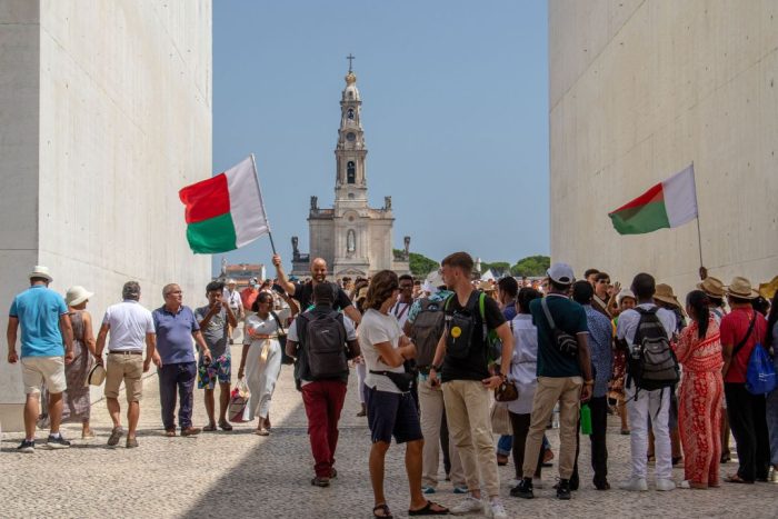 Mais de 1 milhao de peregrinos visitaram o Santuario de Fatima durante a JMJ