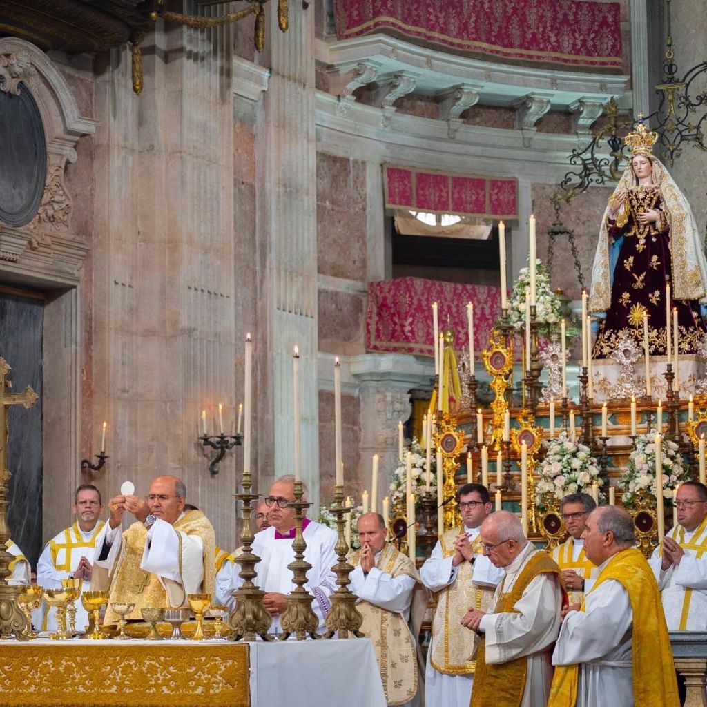 Imagem de Nossa Senhora da Soledade recebe coroacao pontificia em Portugal 2