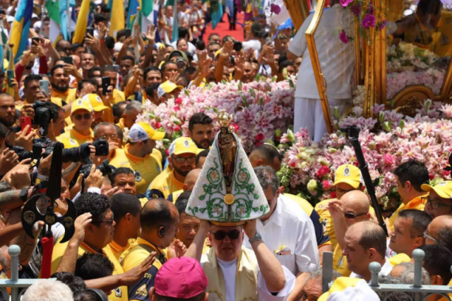 Mais de um milhao e meio de devotos participam dos festejos do Cirio de Nazare 2023 1