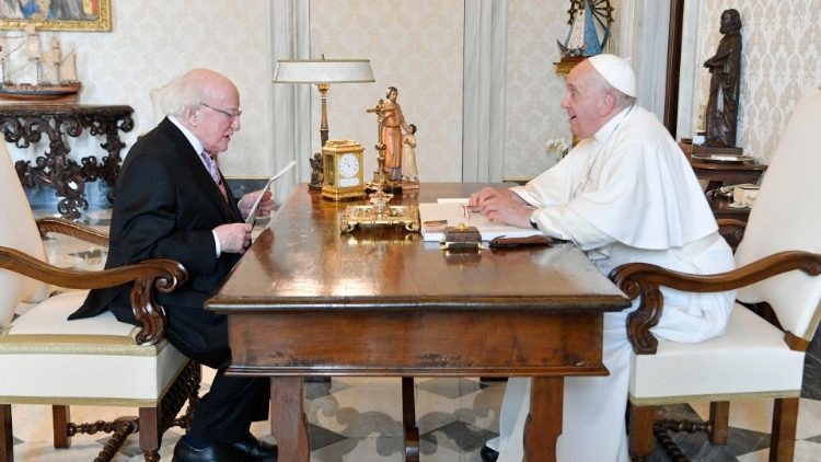 Papa Francisco recebe Presidente da Irlanda em audiencia 1