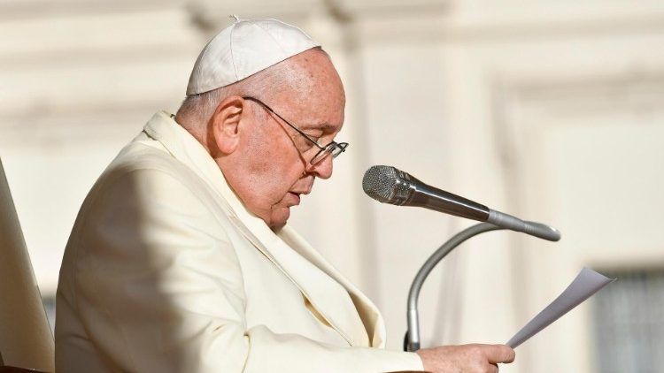 O chamado de Deus nao e um privilegio e para todos afirma o Papa