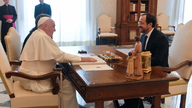 Papa Francisco recebe o Presidente de Chipre em audiencia 2