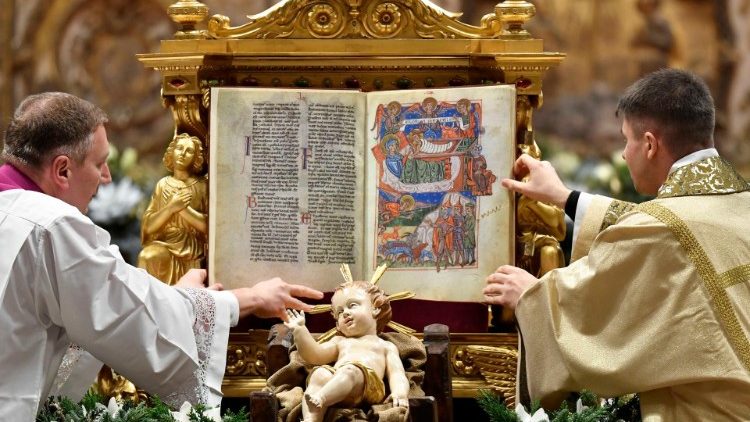 O amor muda a historia assegura Papa Francisco em Missa de Natal 5