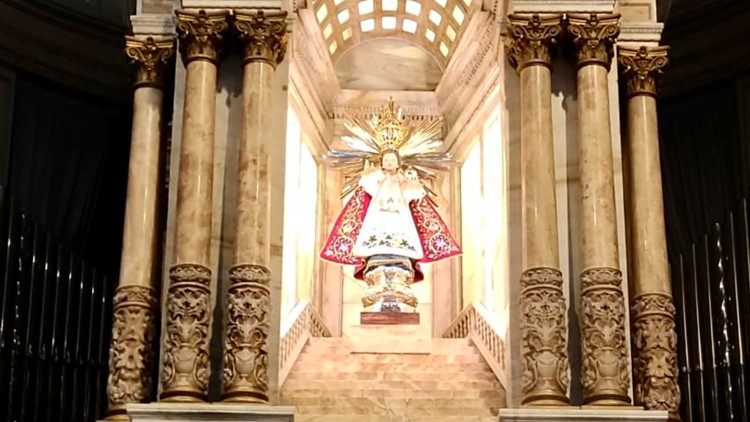 Imagem do Menino Jesus de Praga inicia sua peregrinacao por Roma 2
