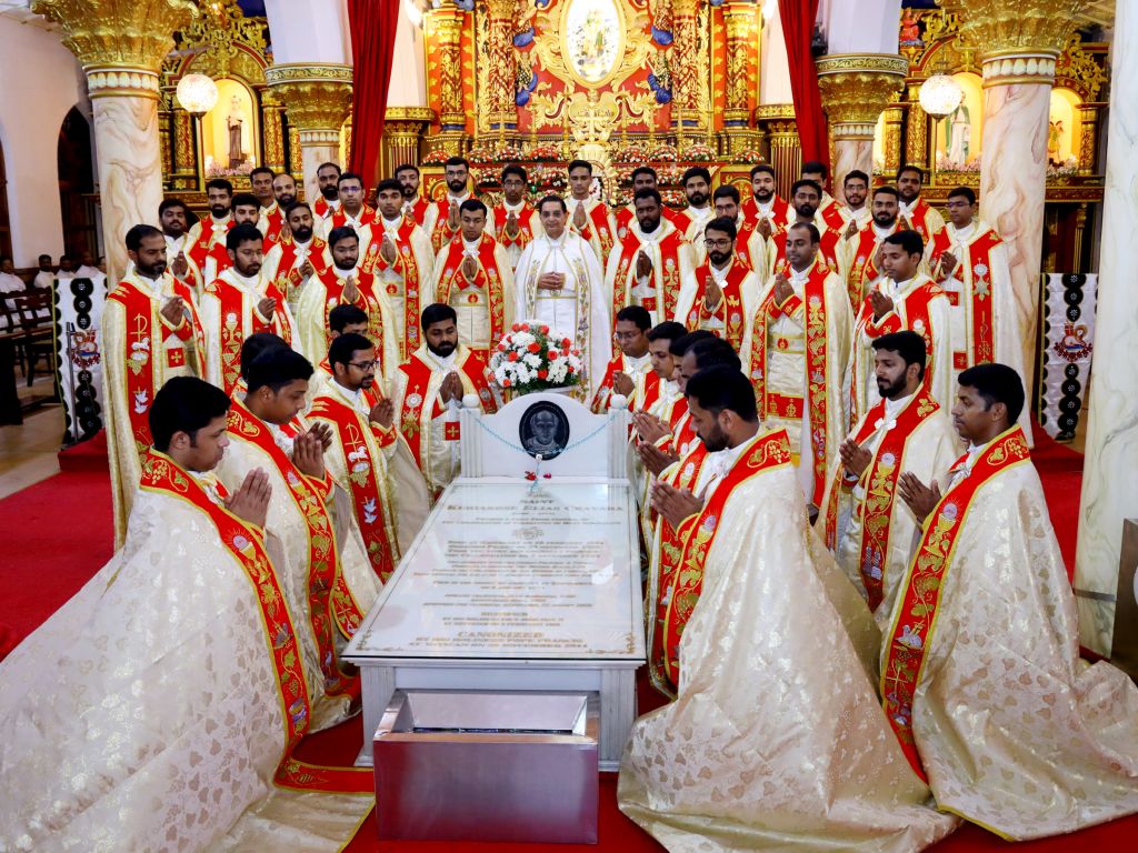 India Congregacao dos Carmelitas de Maria Imaculada ganha 45 novos sacerdotes