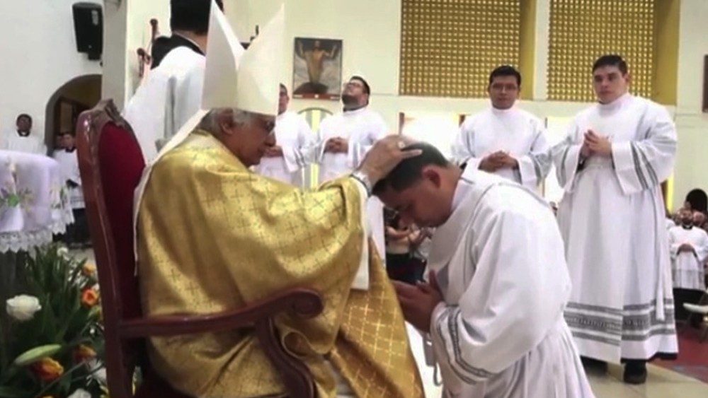 Novos sacerdotes catolicos sao ordenados na Nicaragua 1