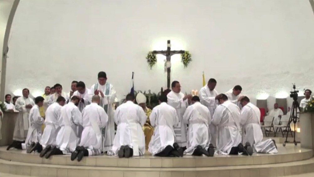 Novos sacerdotes catolicos sao ordenados na Nicaragua 3