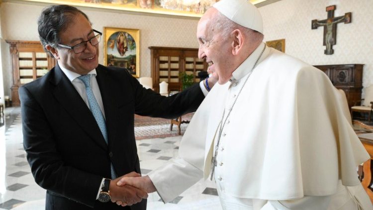 Presidente da Colombia e recebido pelo Papa Francisco no Vaticano 1