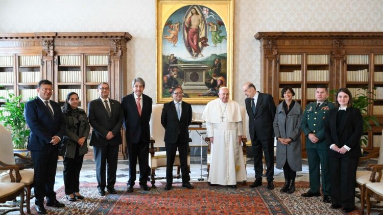 Presidente da Colombia e recebido pelo Papa Francisco no Vaticano 2
