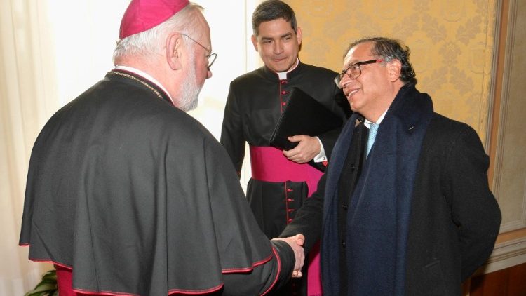 Presidente da Colombia e recebido pelo Papa Francisco no Vaticano 3