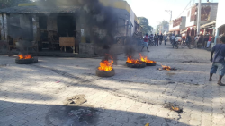 640px 2019 Haitian protests tire fire