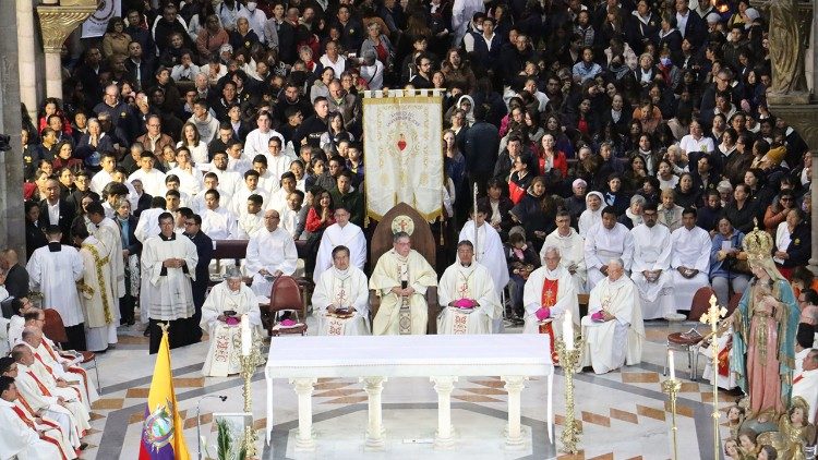Equador renova sua Consagracao ao Sagrado Coracao de Jesus 1