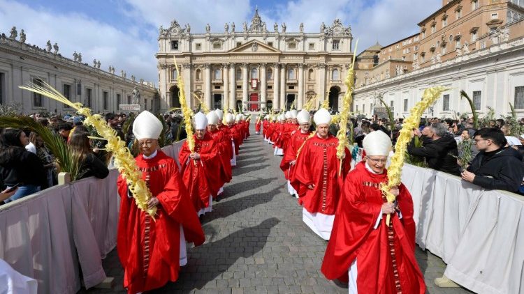 Papa Francisco preside celebracao do Domingo de Ramos no Vaticano 1