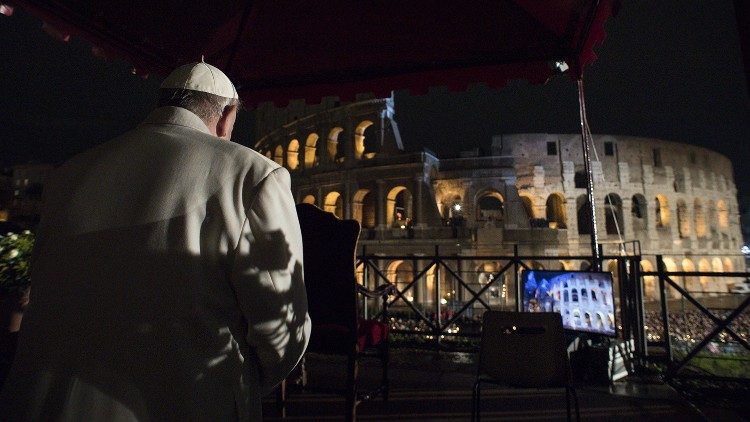 Papa Francisco redigira as meditacoes da Via Sacra no Coliseu
