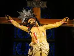 Crucifixo da Igreja Nossa Senhora do Rosário de Fátima dos Arautos em Cotia/SP