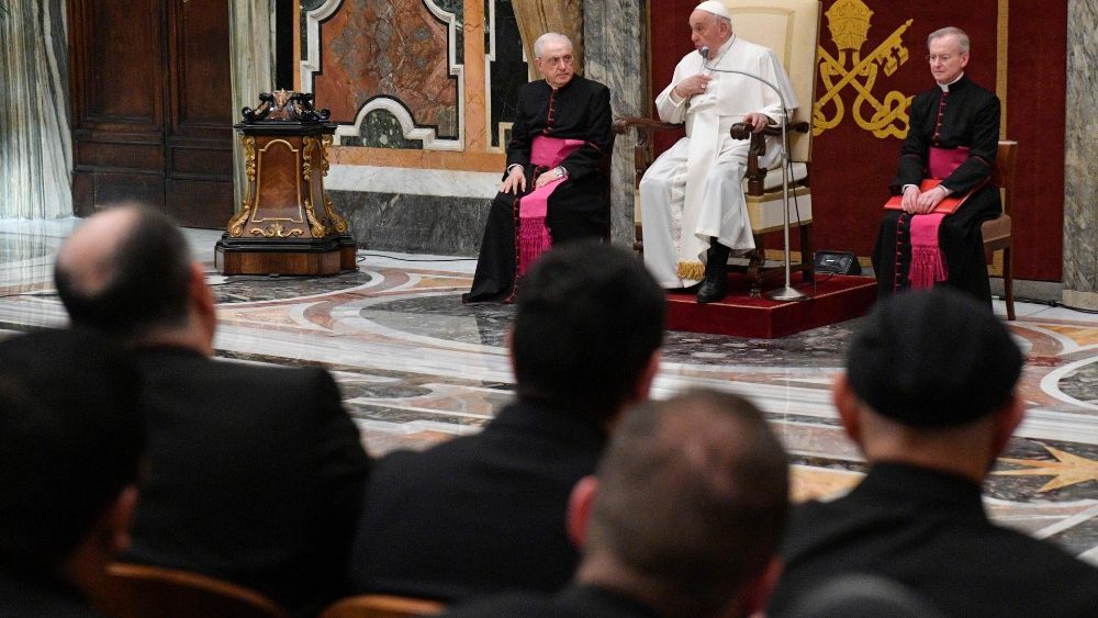 Papa Francisco se encontra com sacerdotes brasileiros em Roma 2