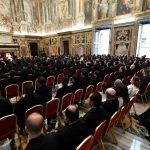 Papa Francisco se encontra com sacerdotes brasileiros em Roma 3