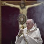 Adorem o Corpo e o Sangue de Cristo com viva Fe exorta Papa Francisco