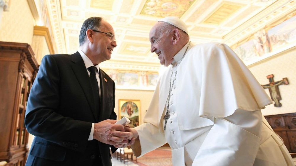 Papa Francisco recebe o presidente da Albania no Vaticano 1