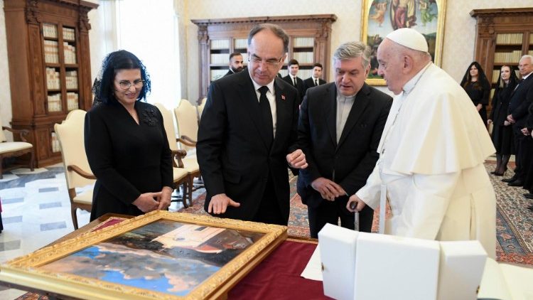 Papa Francisco recebe o presidente da Albania no Vaticano 3