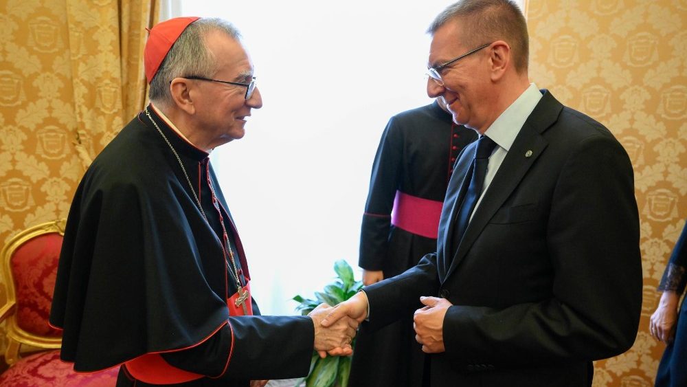 Papa Francisco recebe o presidente da Letonia no Vaticano 4