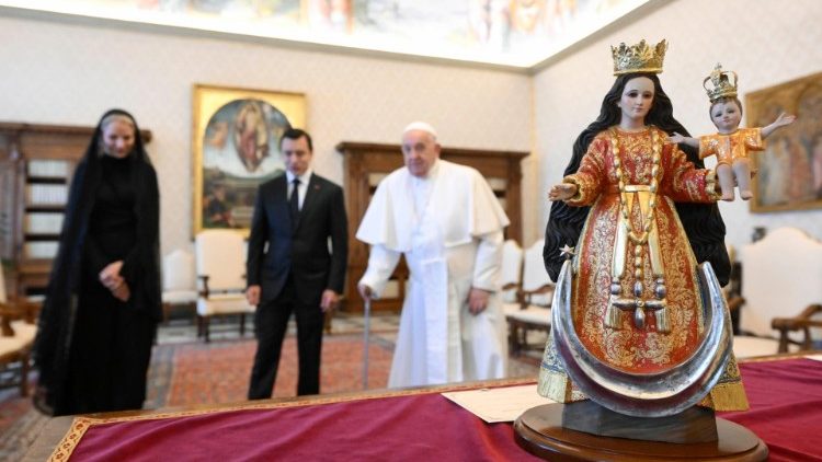 Papa Francisco recebe presidente do Equador no Vaticano 5