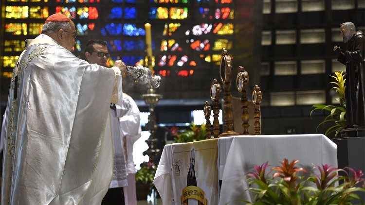 Reliquias de Sao Pio de Pietrelcina visitam a Arquidiocese do Rio de Janeiro 1