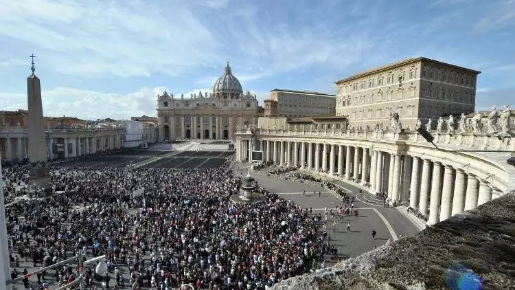 Sacerdote e preso apos tentar entrar armado no Vaticano