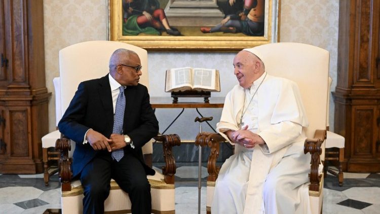 Presidente de Cabo Verde e recebido pelo Papa no Vaticano 3